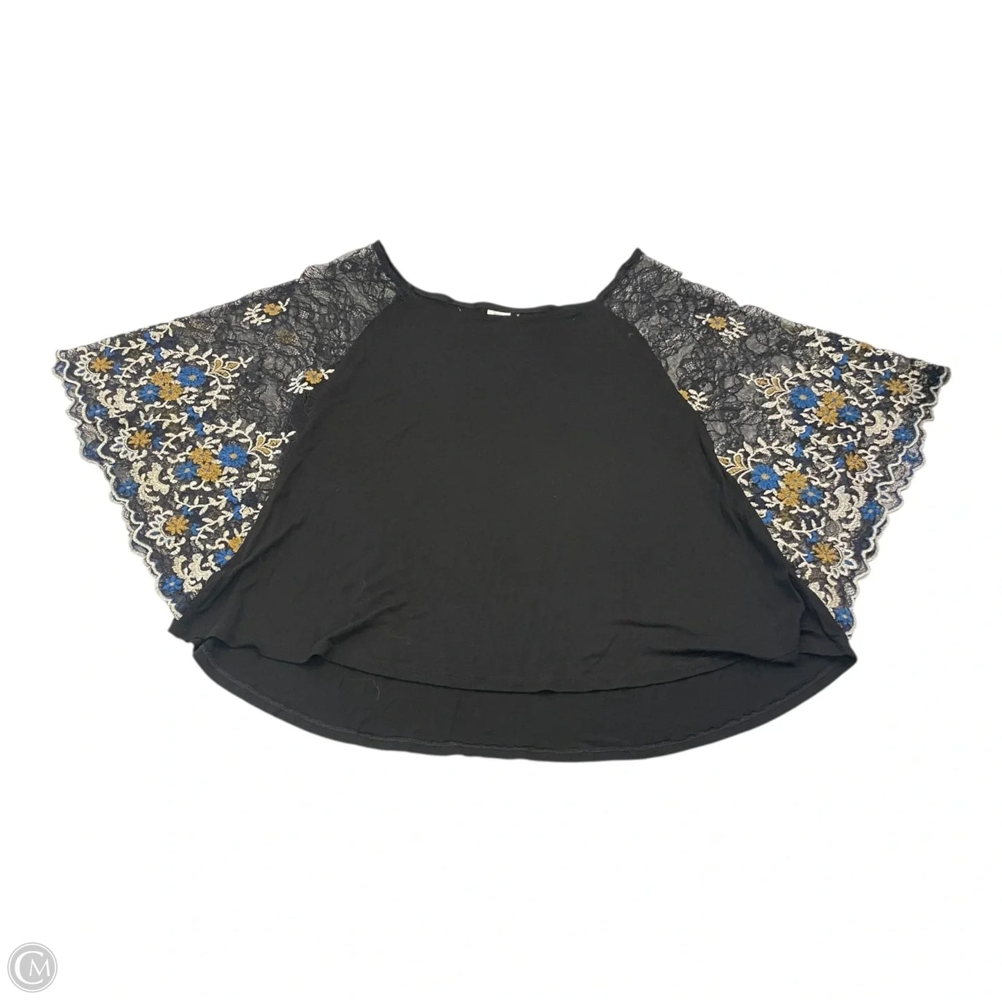 Top Short Sleeve By Akemi And Kin In Black, Size: M