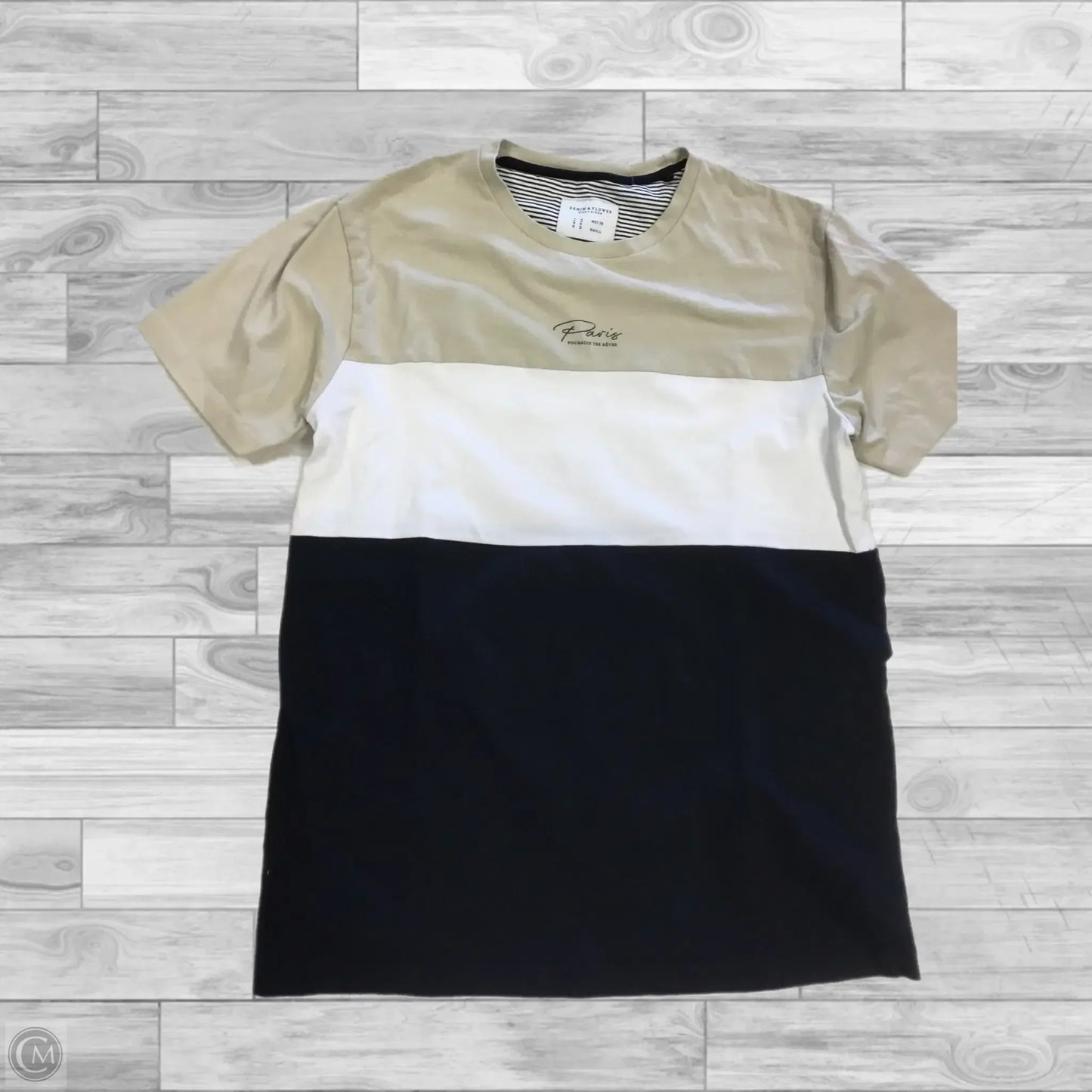 Top Short Sleeve By Clothes Mentor In Beige, Size: S