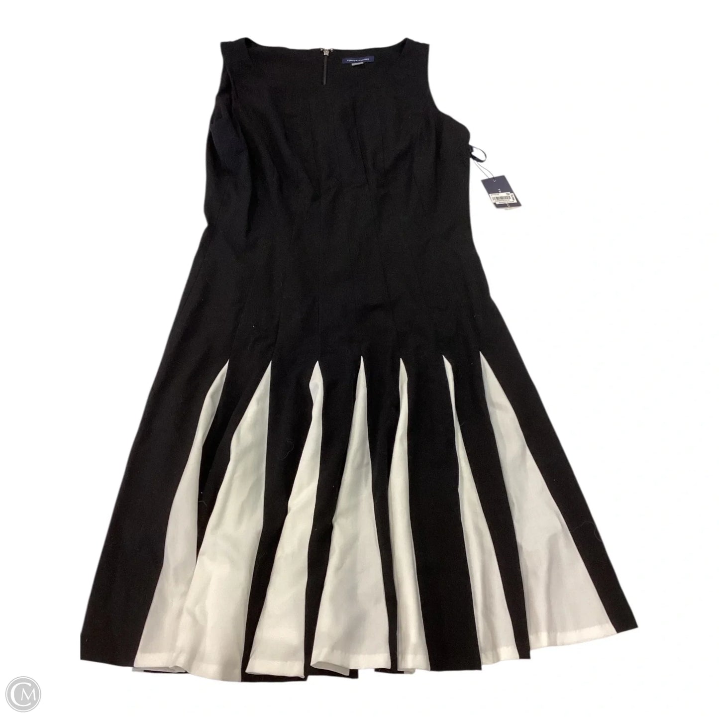 Dress Casual Short By Tommy Hilfiger In Black & White, Size: 10