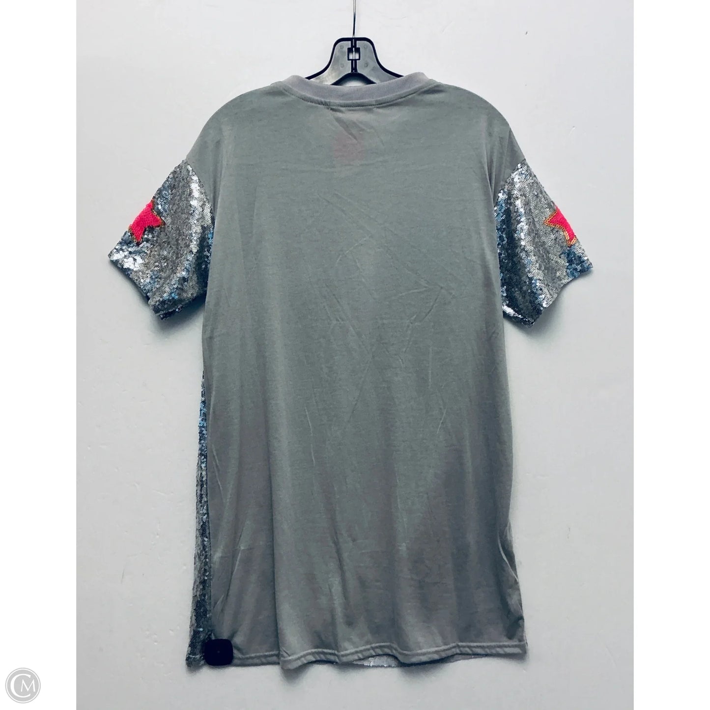 Top Short Sleeve By Simply Southern In Silver, Size: M