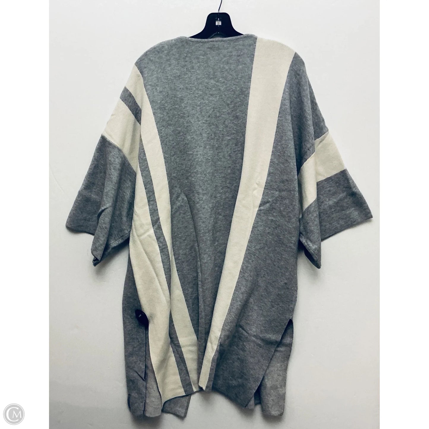 Cardigan By Clothes Mentor In Grey, Size: 1x