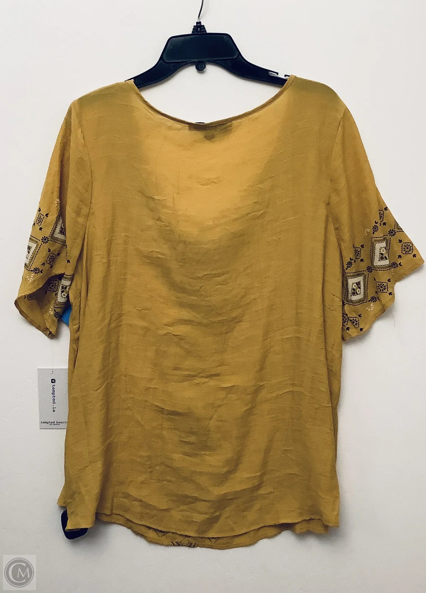 Top Short Sleeve By Clothes Mentor In Yellow, Size: 2x