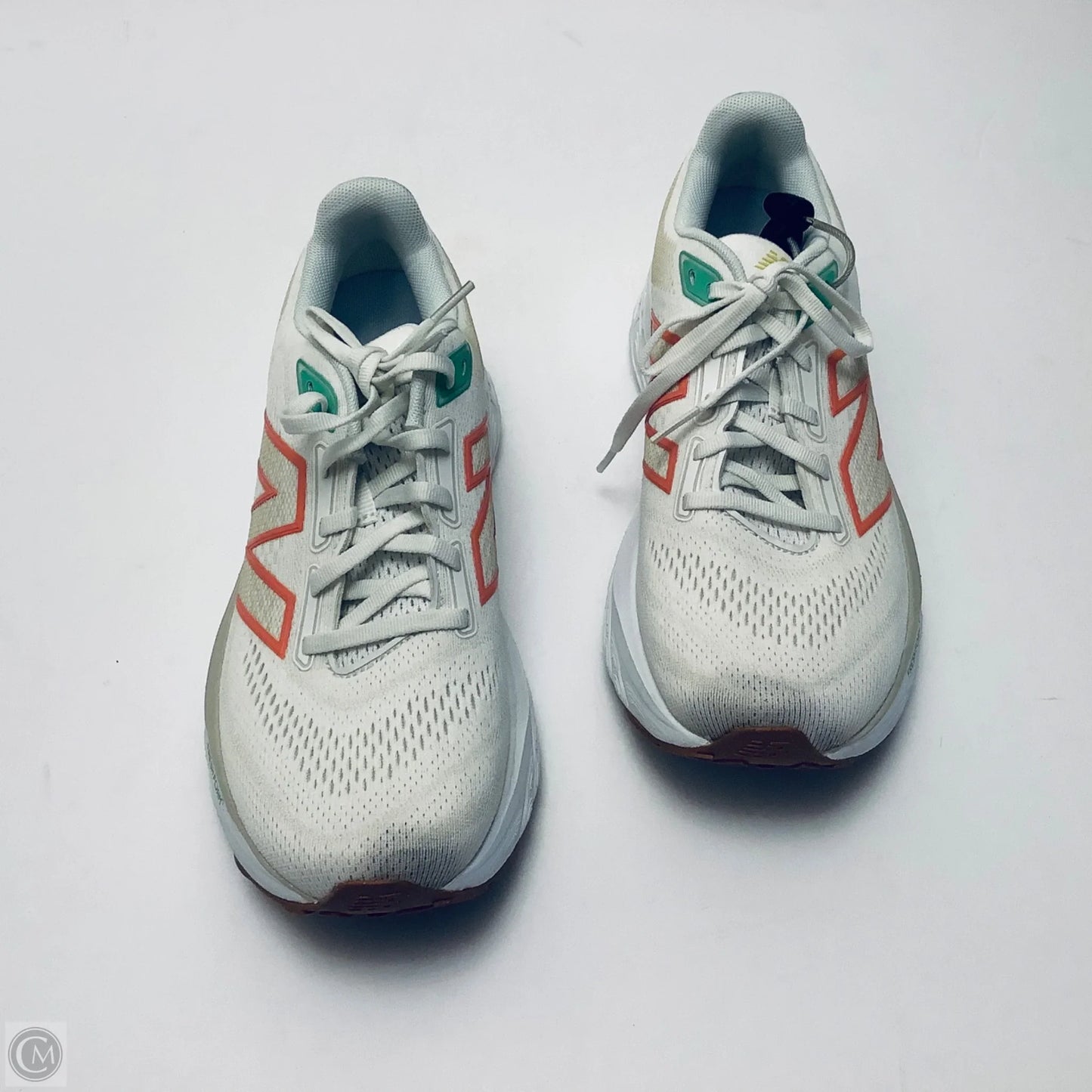 Shoes Athletic By New Balance In Cream, Size: 9.5