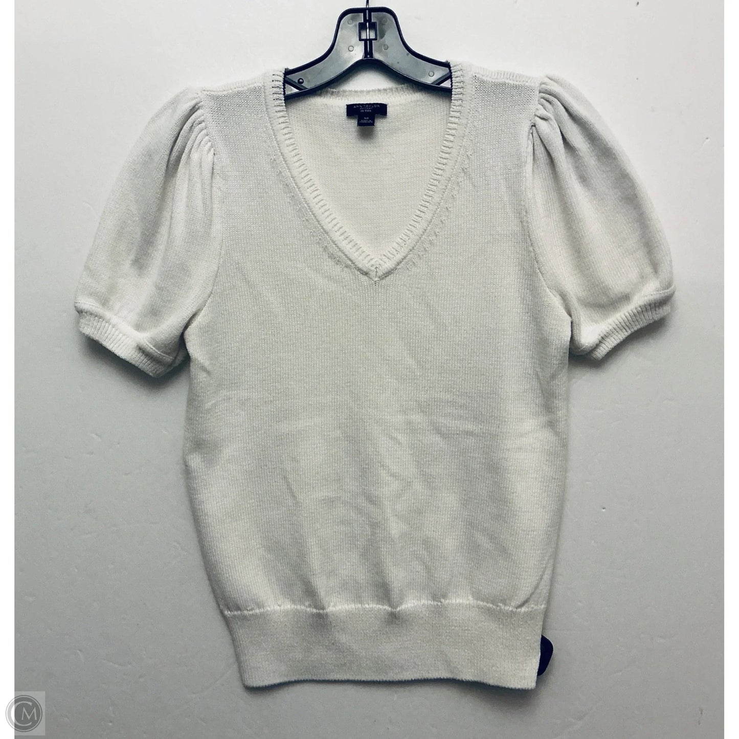 Top Short Sleeve By Ann Taylor In Cream, Size: Mp
