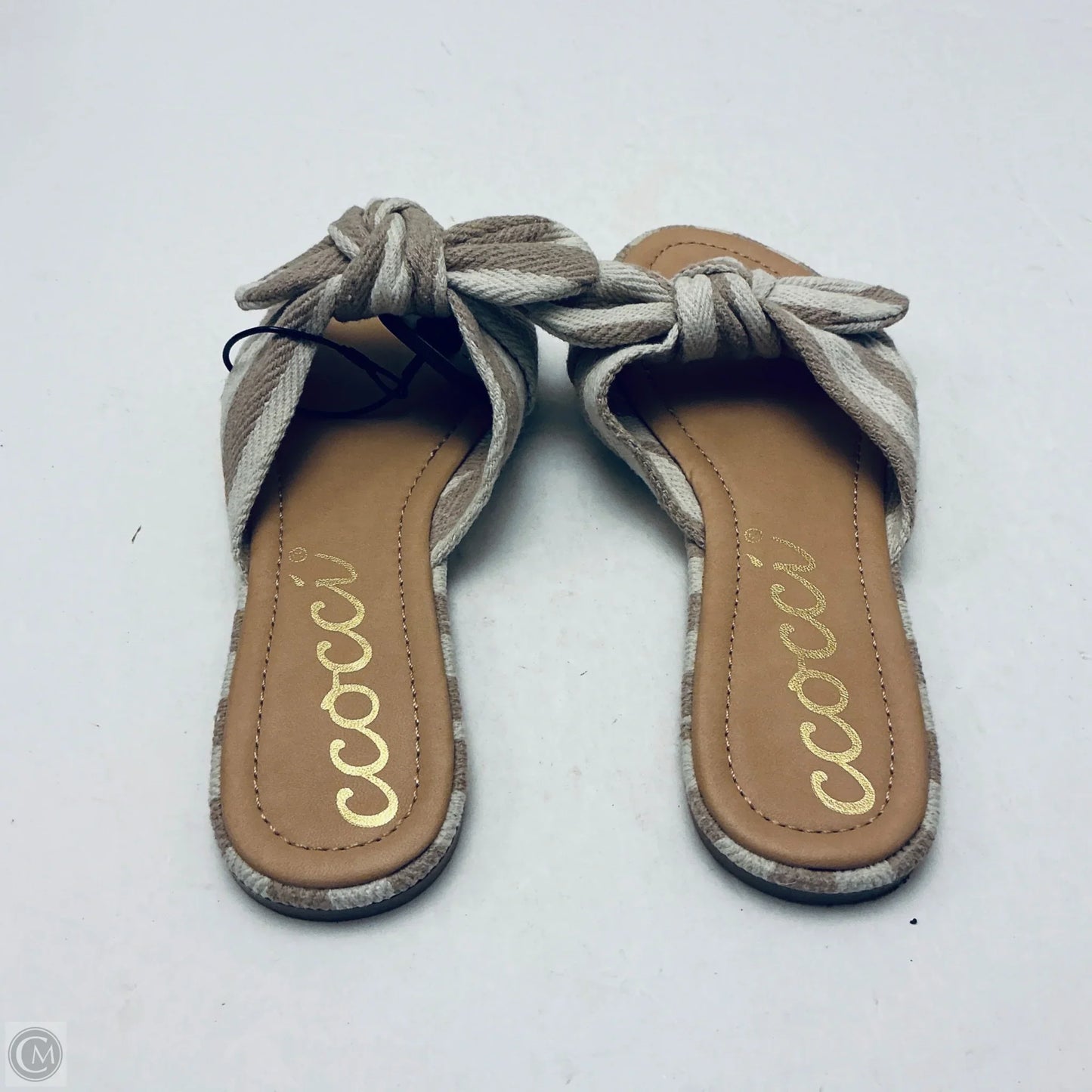 Sandals Flats By Clothes Mentor In Tan, Size: 7.5
