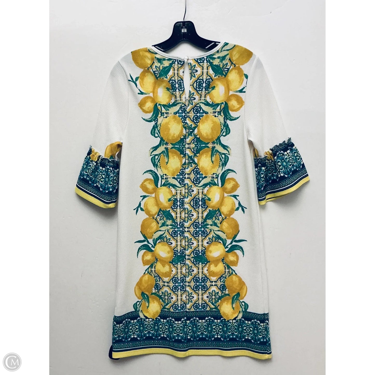 Dress Casual Short By Clothes Mentor In White, Size: M