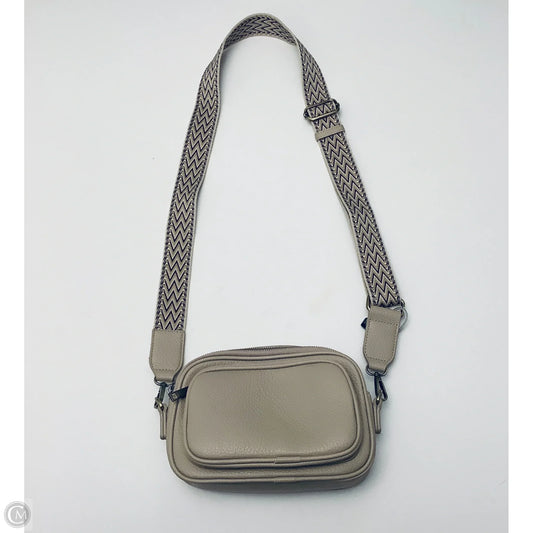 Crossbody By Clothes Mentor, Size: Medium