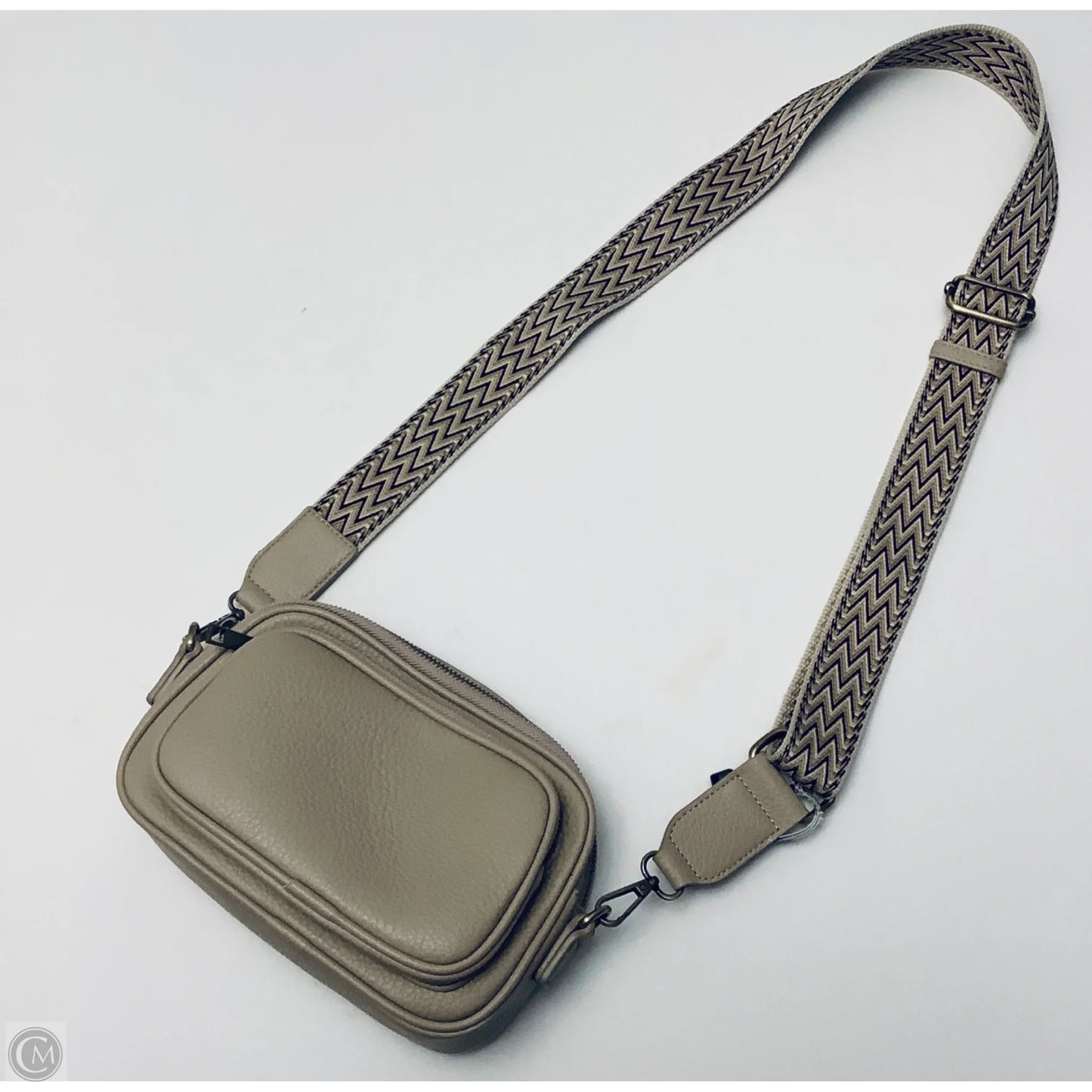 Crossbody By Clothes Mentor, Size: Medium