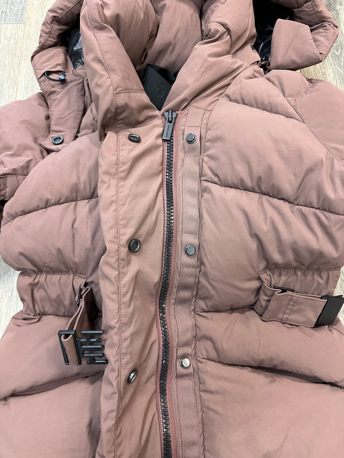 Coat Luxury Designer By Canada Goose In Mauve, Size: Xs