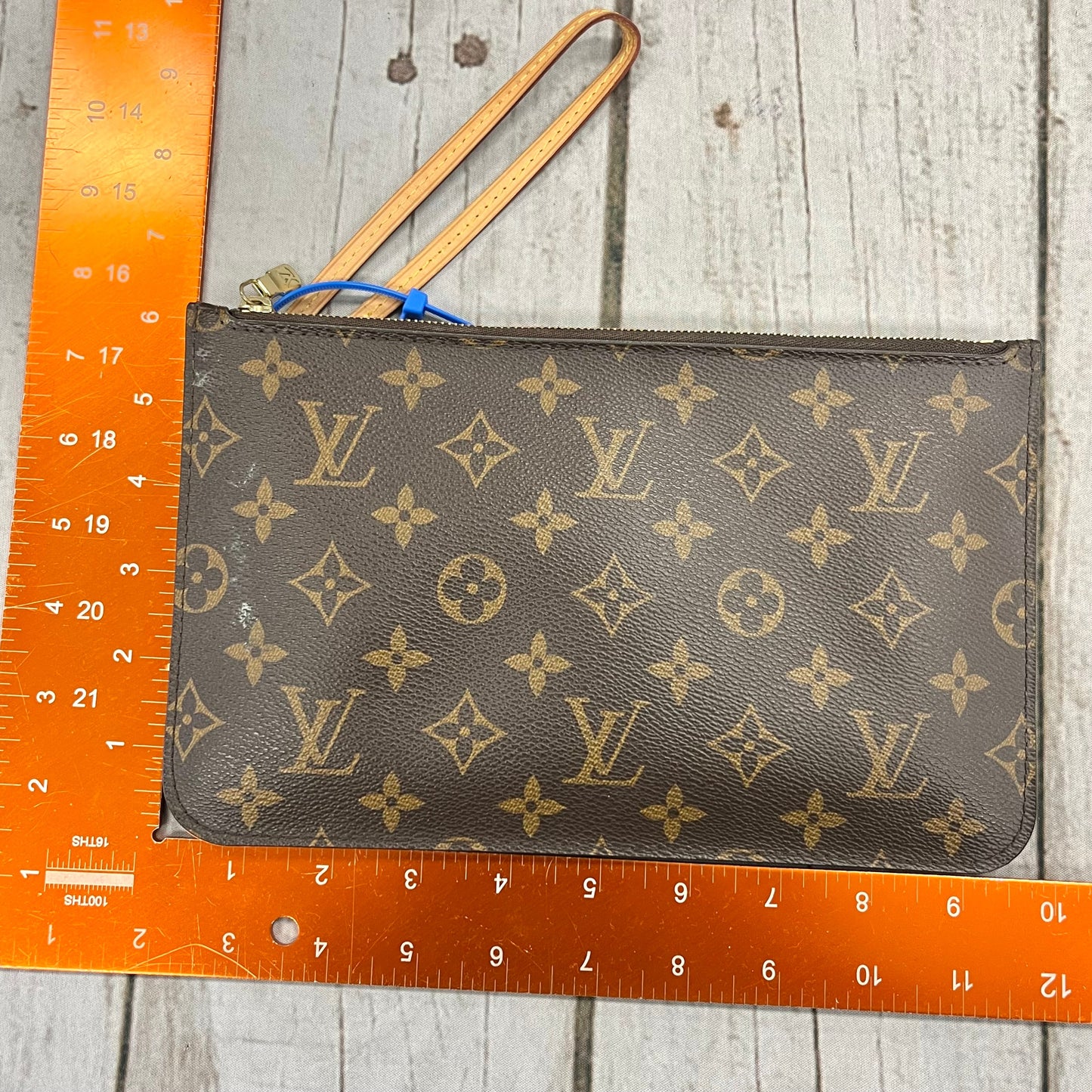 Wristlet Luxury Designer By Louis Vuitton, Size: Medium