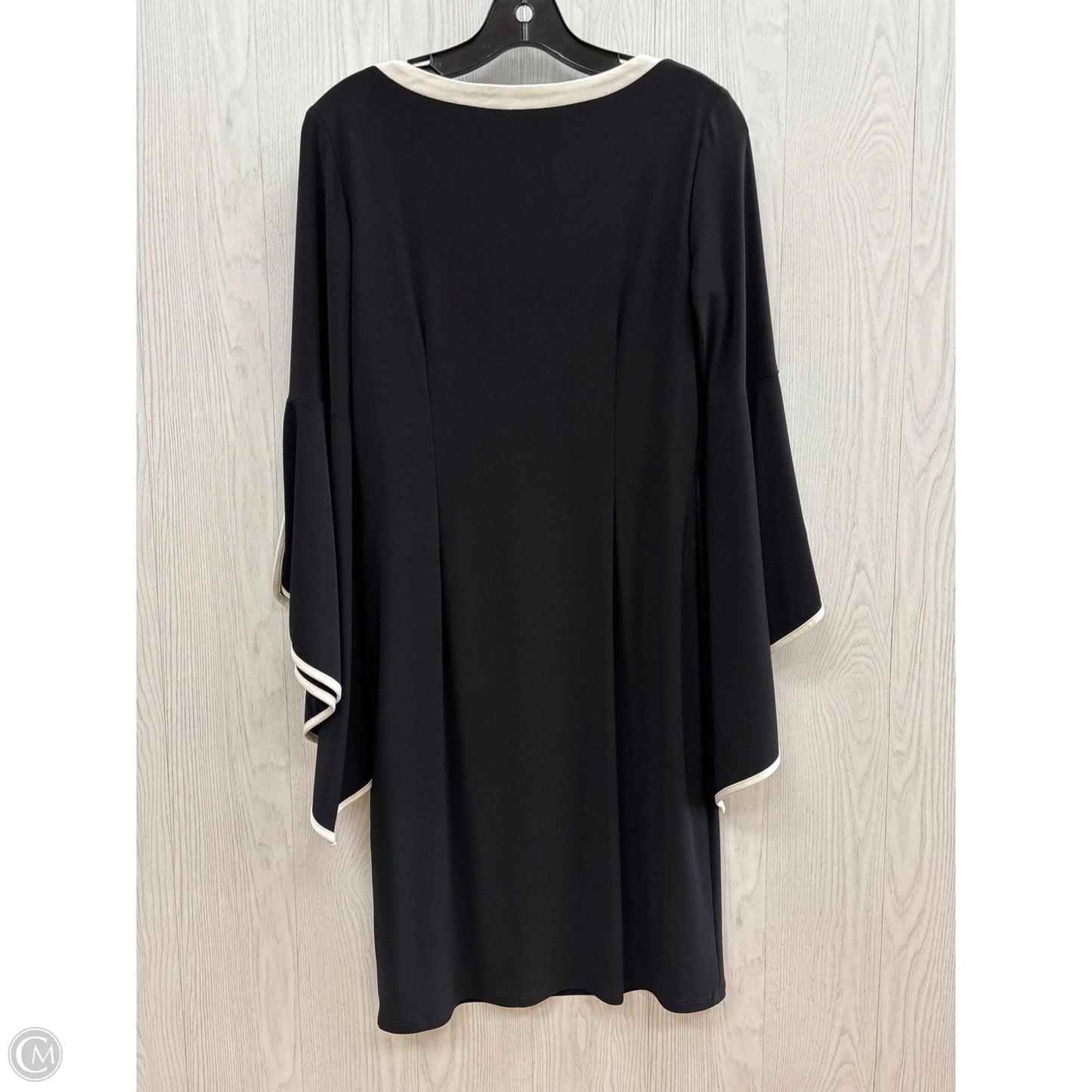 Dress Casual Short By Clothes Mentor In Black, Size: S