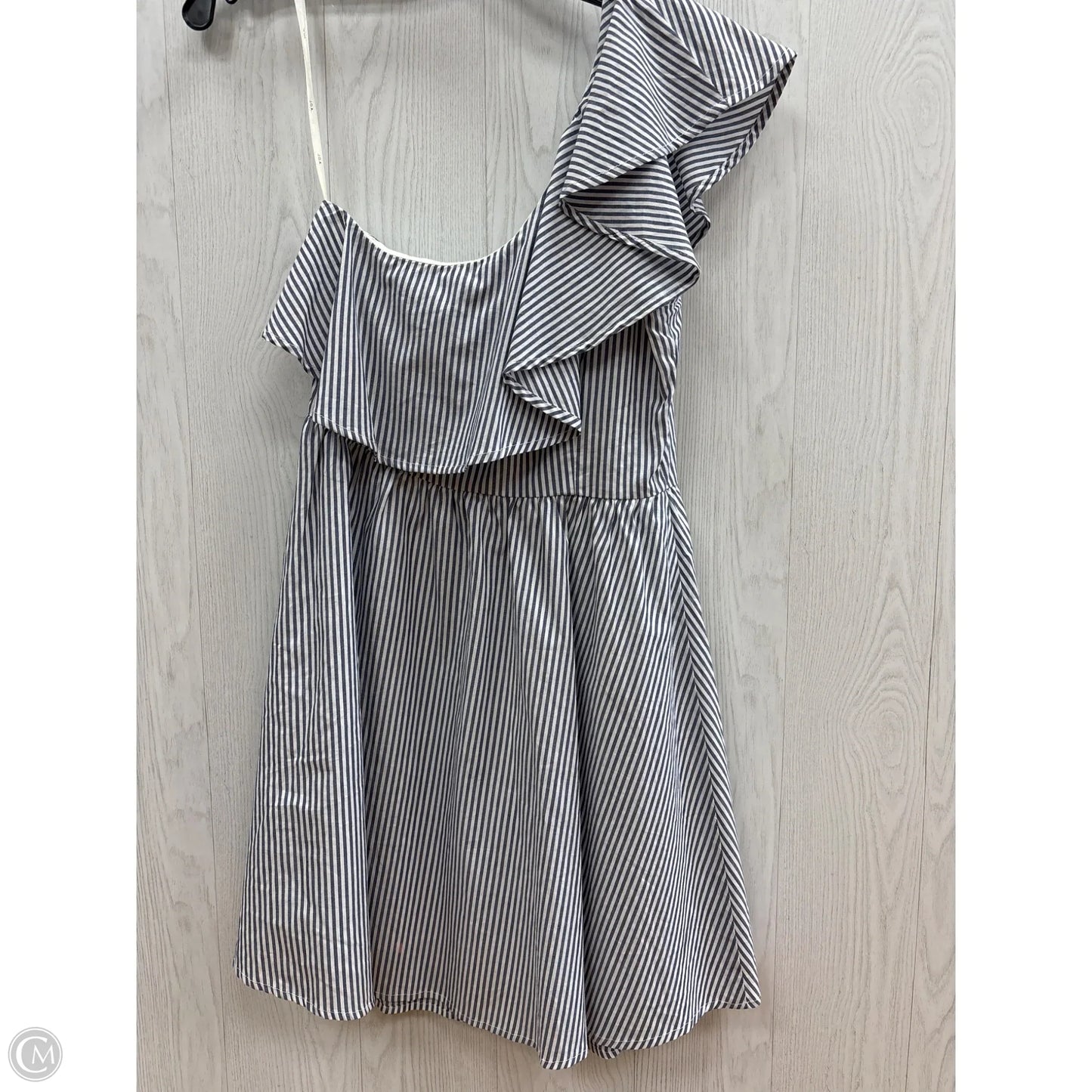 Dress Casual Short By Clothes Mentor In Blue & White, Size: M