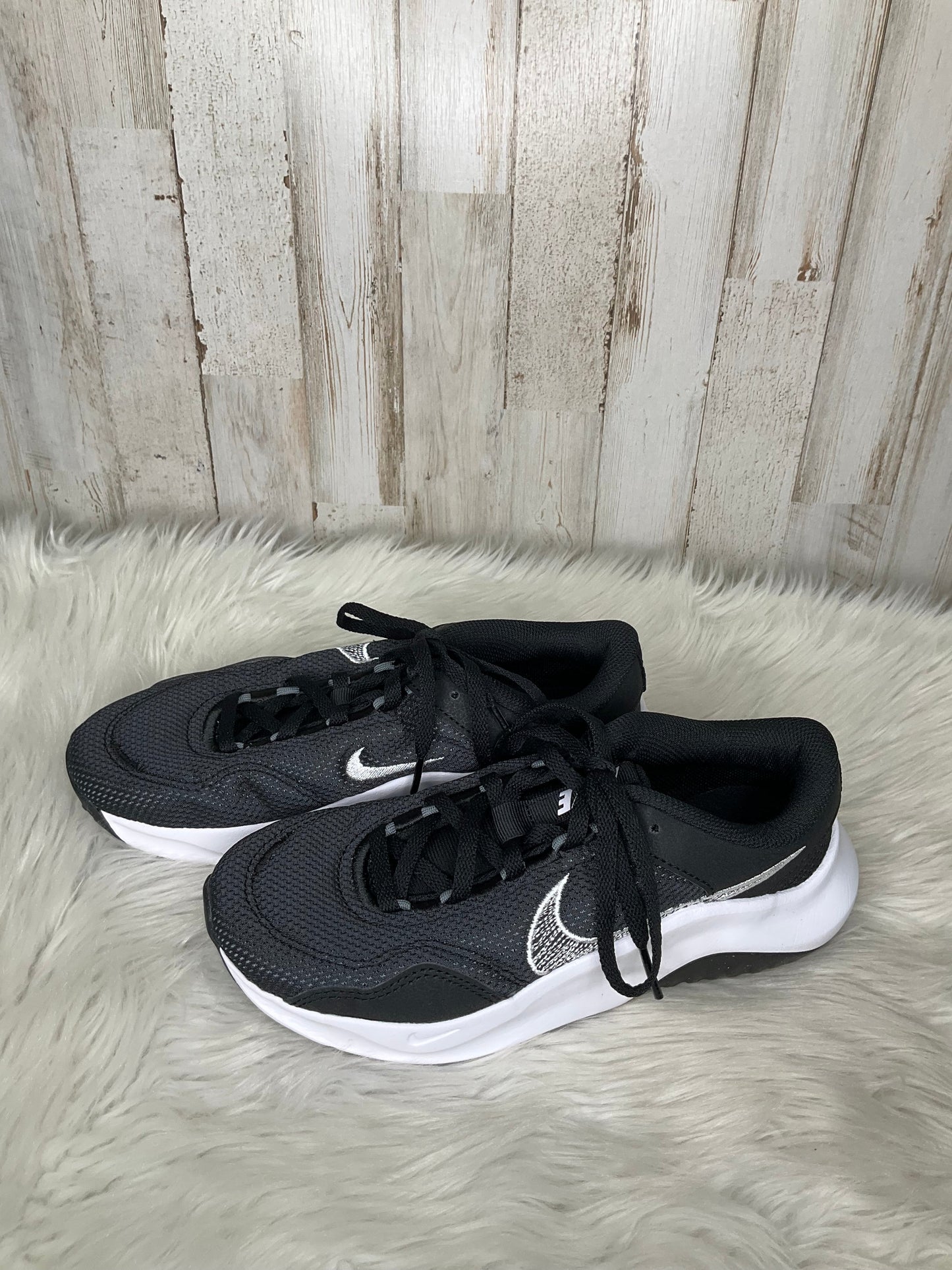 Shoes Athletic By Nike Size: 5