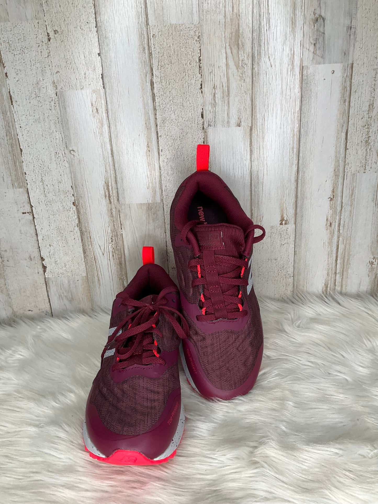 Shoes Athletic By New Balance Size: 6.5