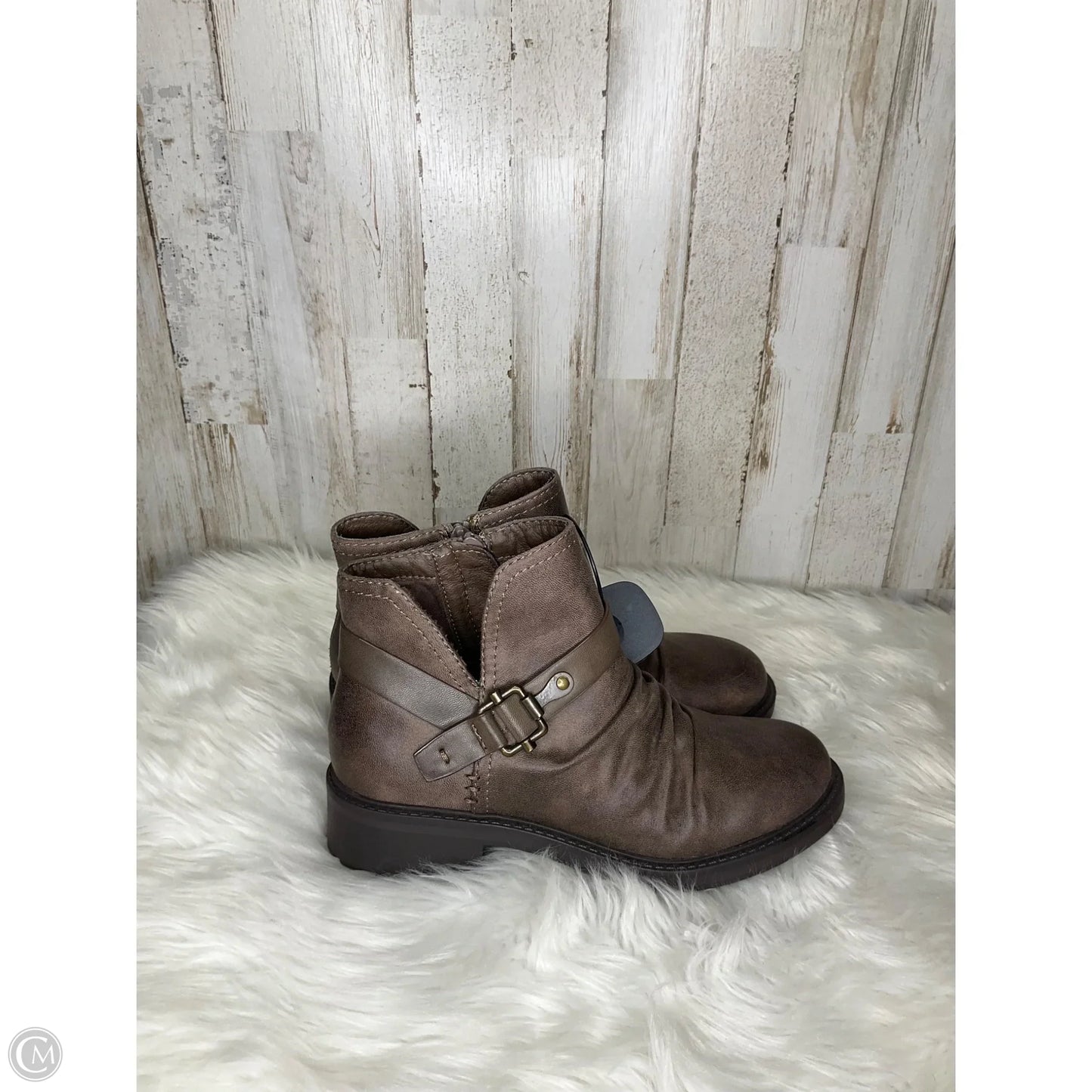 Boots Ankle Flats By Bare Traps In Brown, Size: 6.5