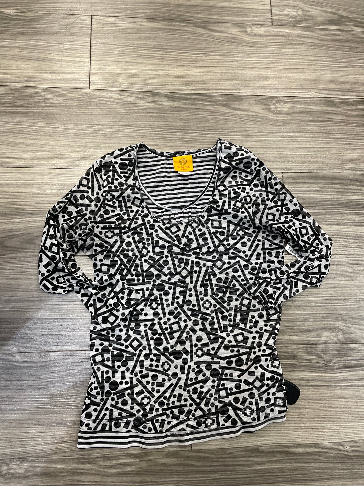 Top 3/4 Sleeve By Ruby Rd Size: Petite Small