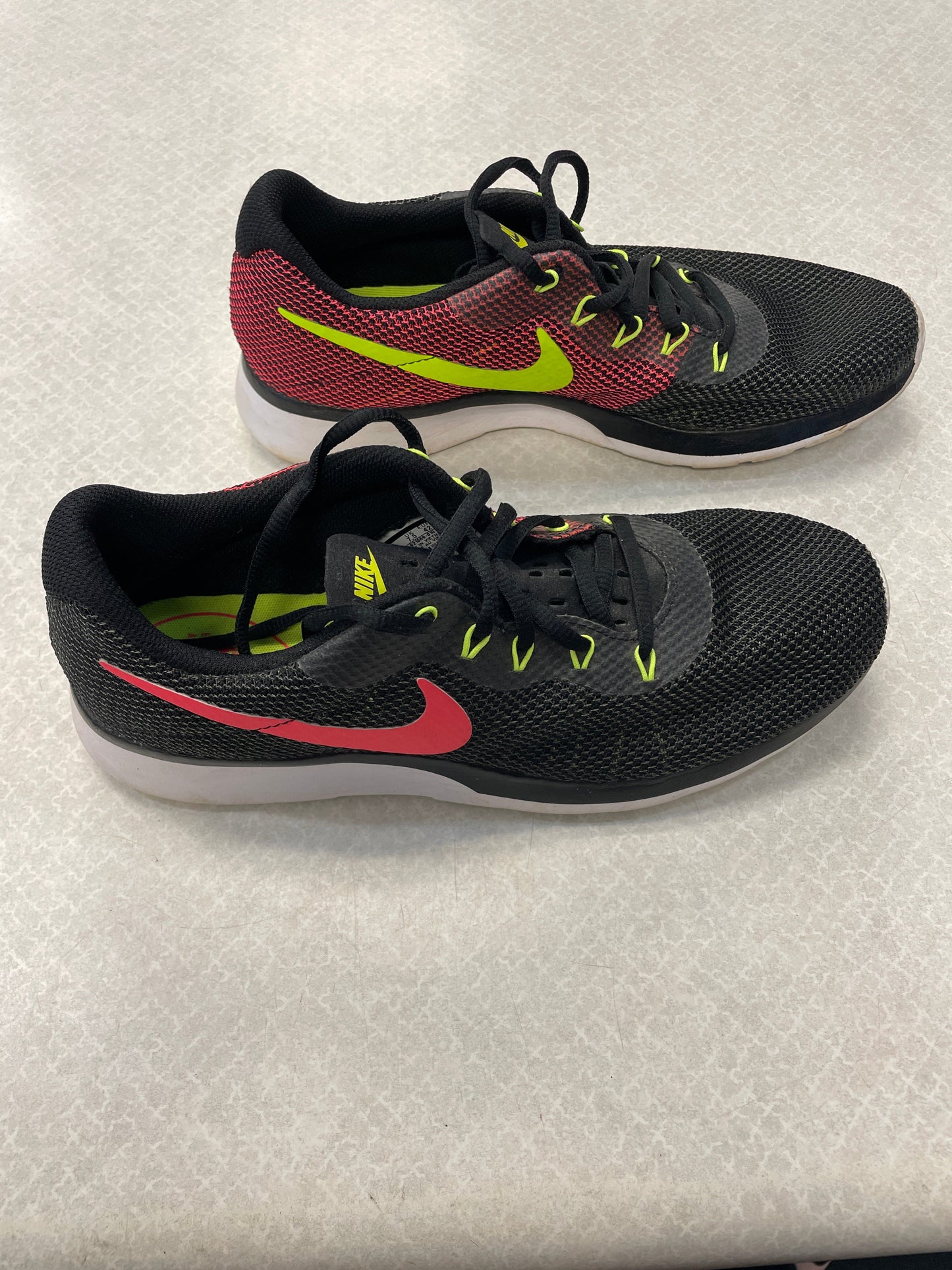 Shoes Athletic By Nike Size: 8.5