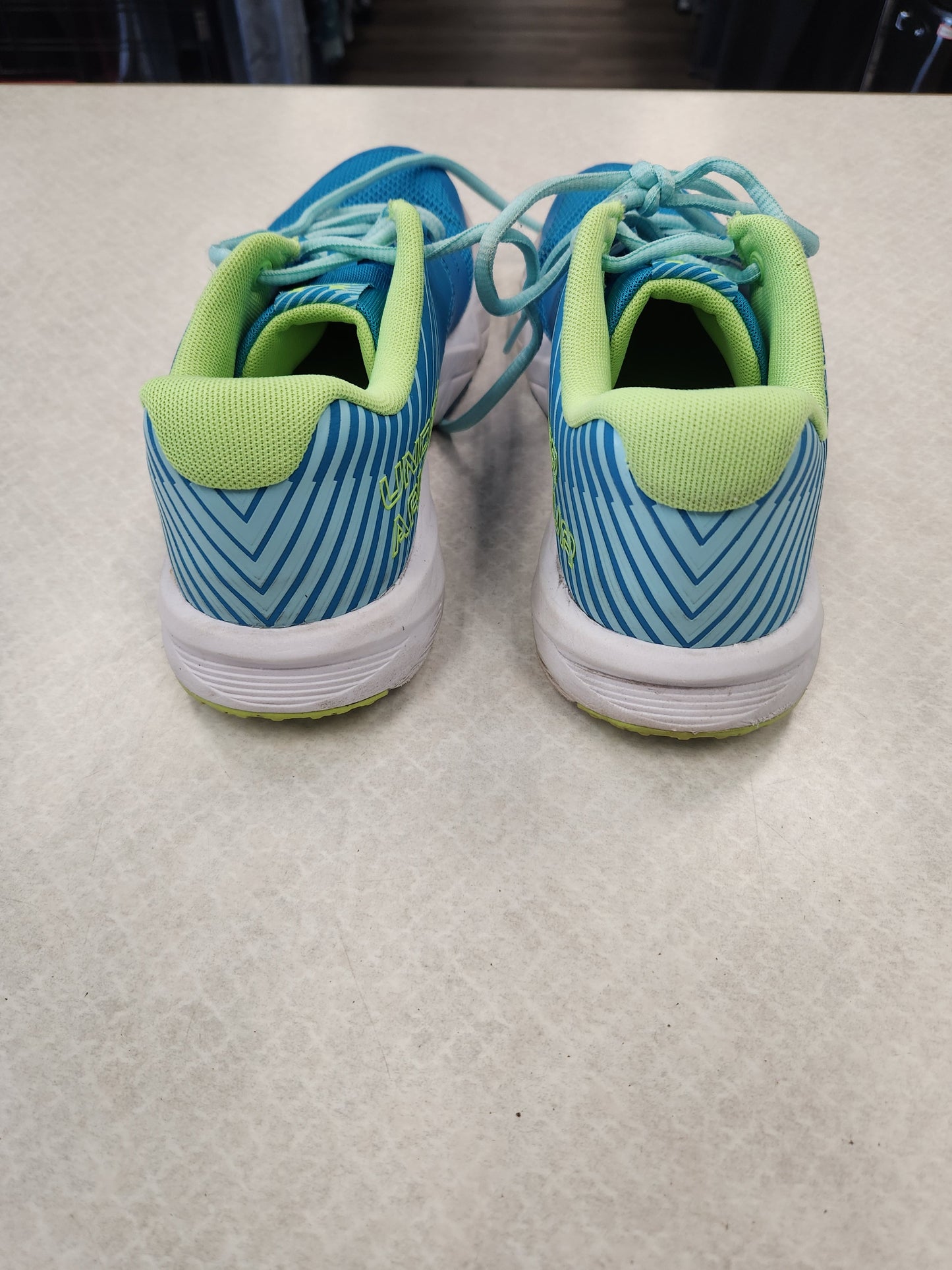 Shoes Athletic By Under Armour Size: 7