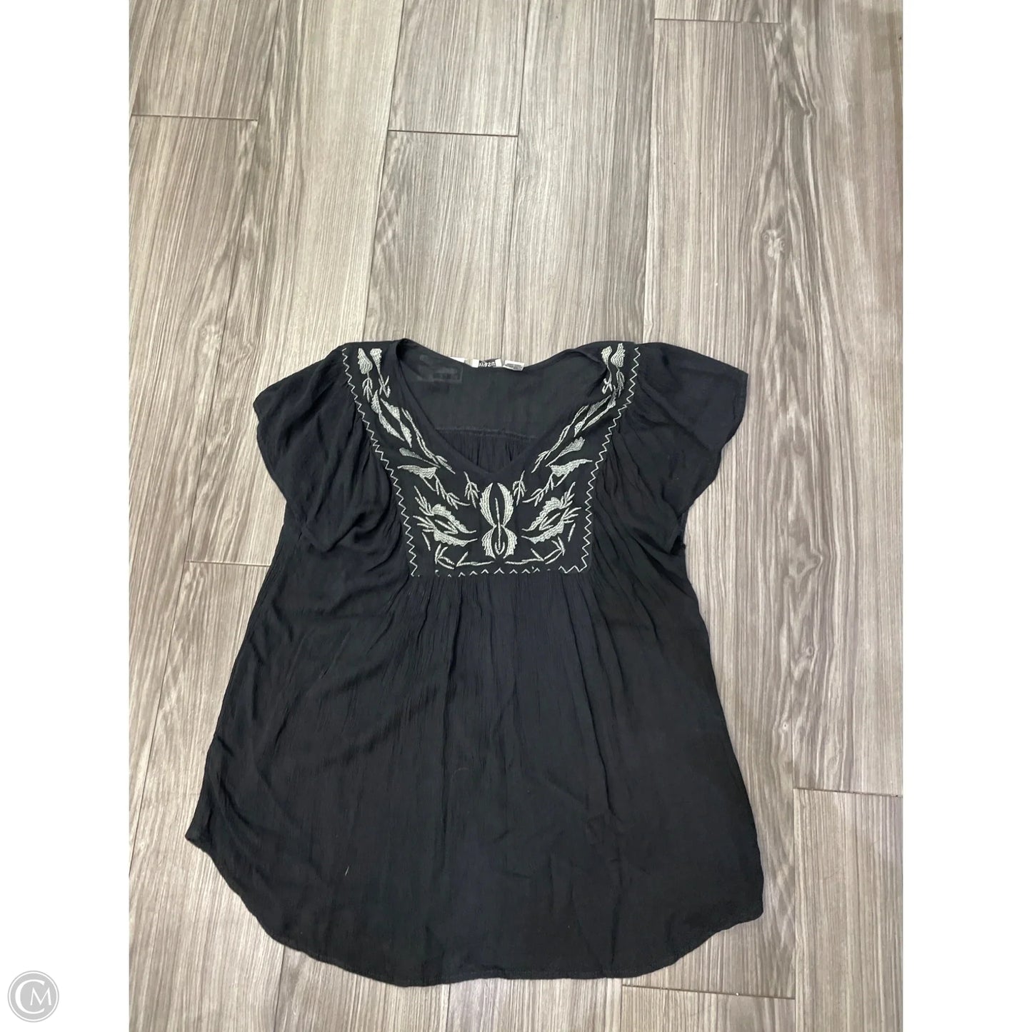 Top Short Sleeve By Clothes Mentor In Black & Grey, Size: Xl