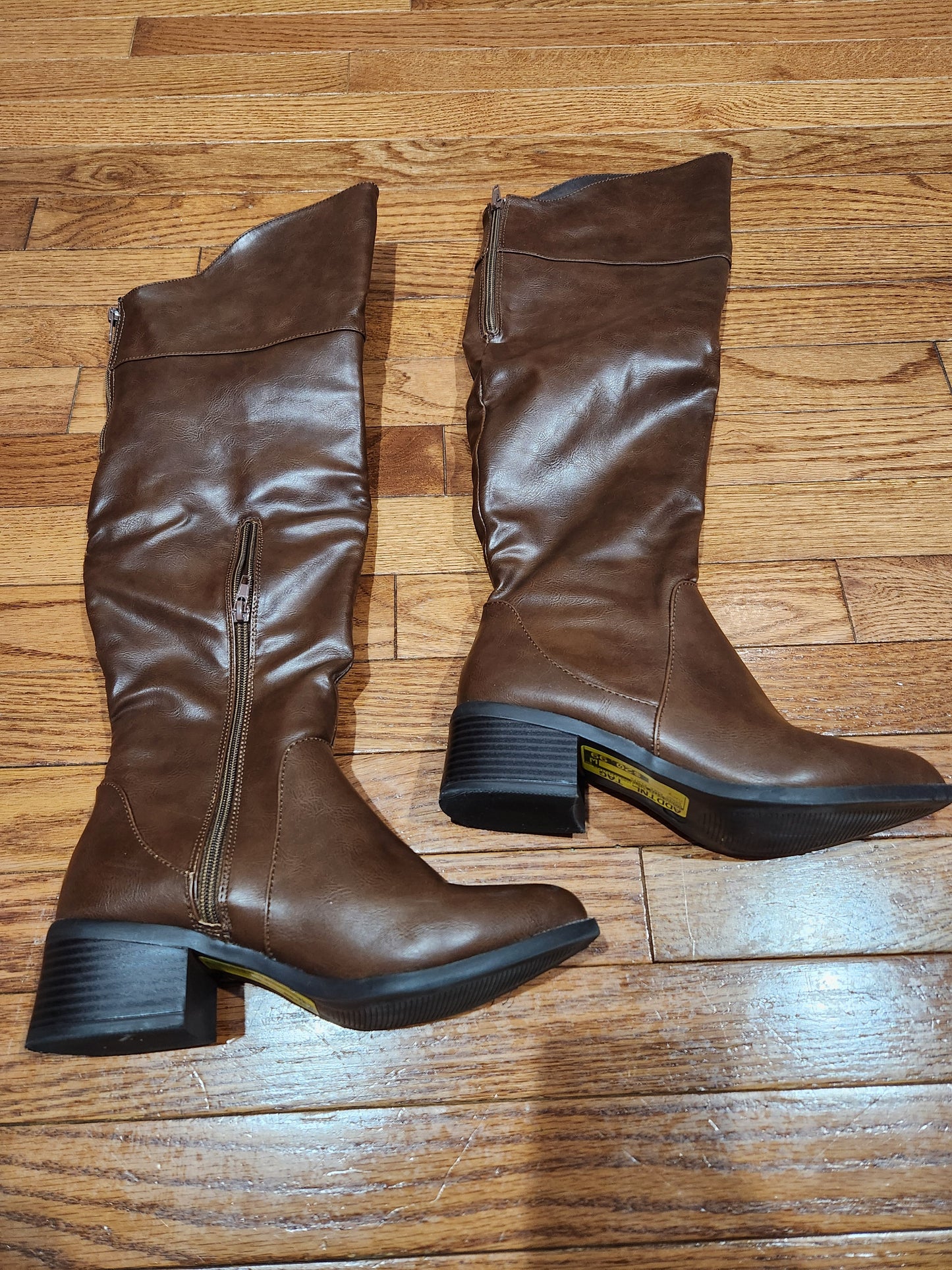 Boots Knee Flats By Charlotte Russe Size: 7