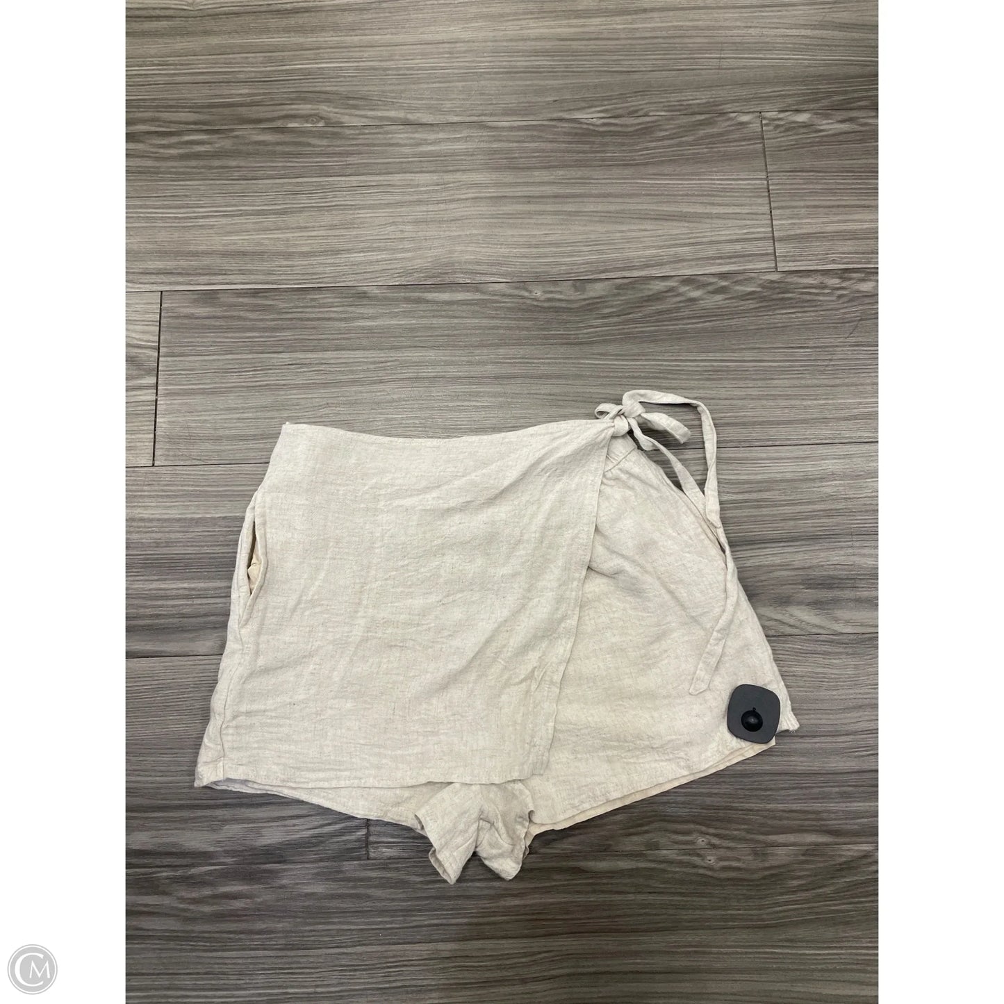 Shorts By American Eagle In Cream, Size: S