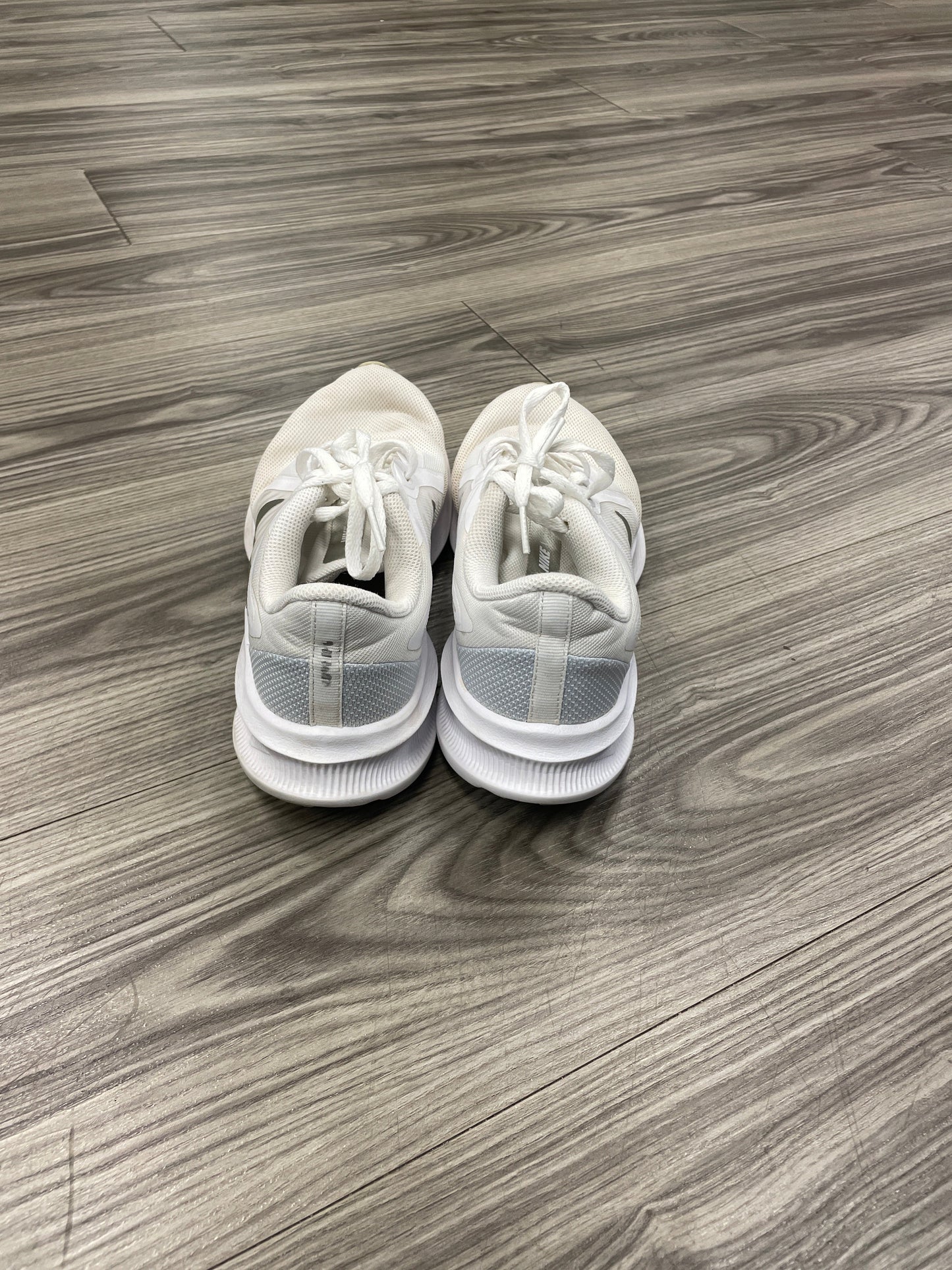 Shoes Athletic By Nike Size: 8.5