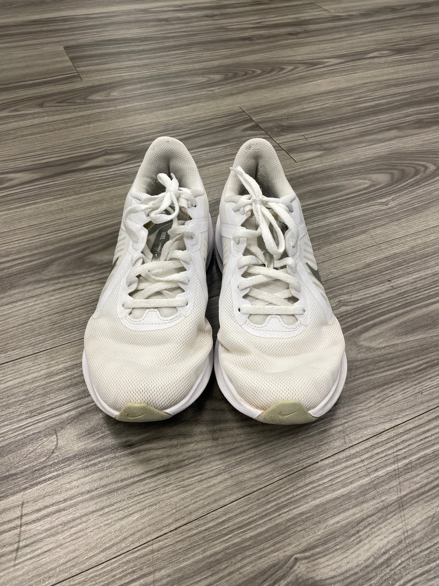 Shoes Athletic By Nike Size: 8.5