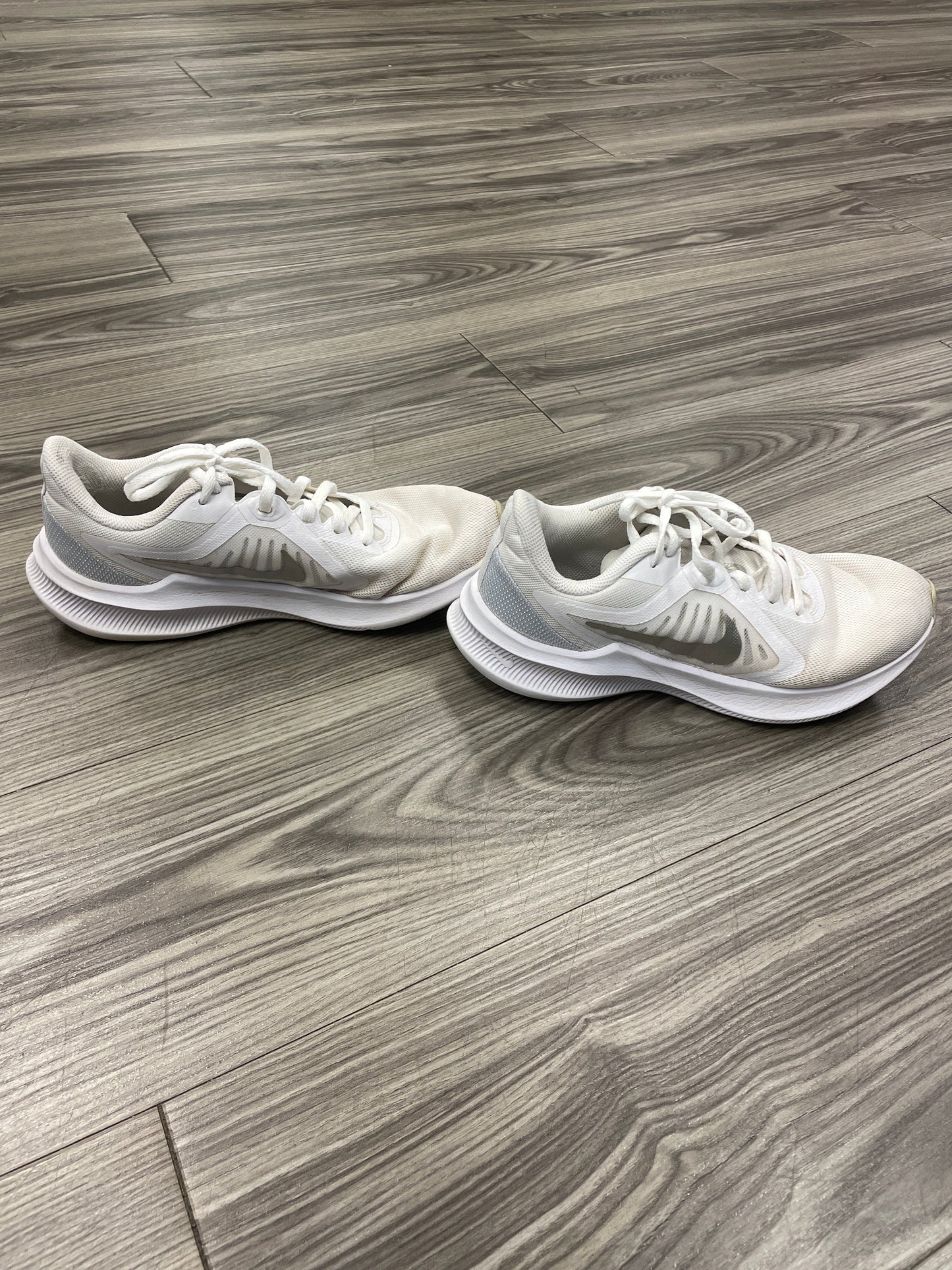 Shoes Athletic By Nike Size: 8.5