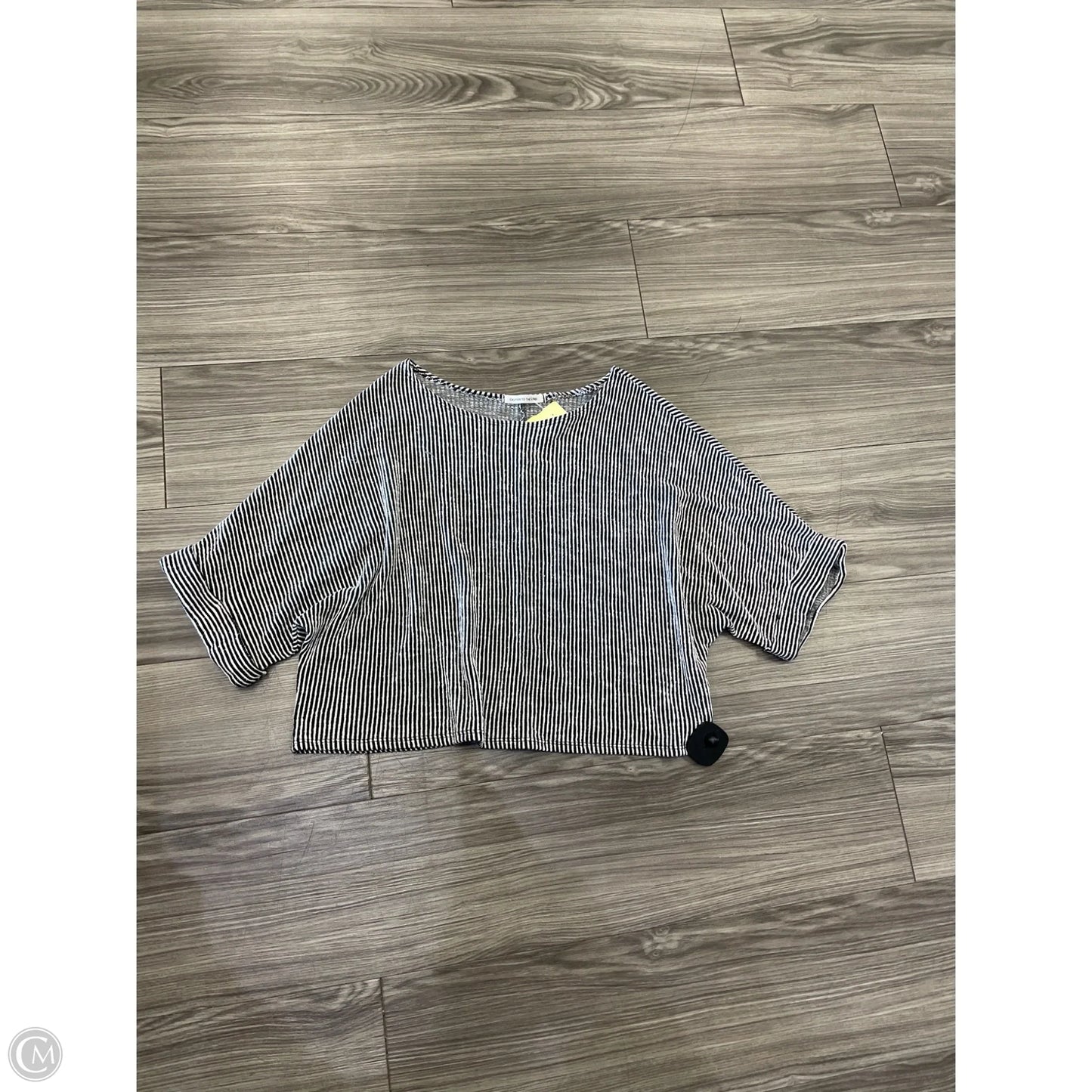 Top Short Sleeve By Caution To The Wind In Striped Pattern