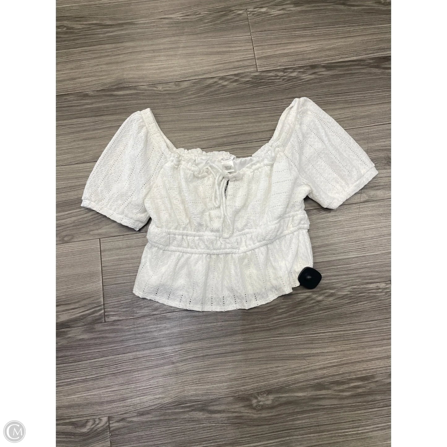Top Short Sleeve By Clothes Mentor In White, Size: L