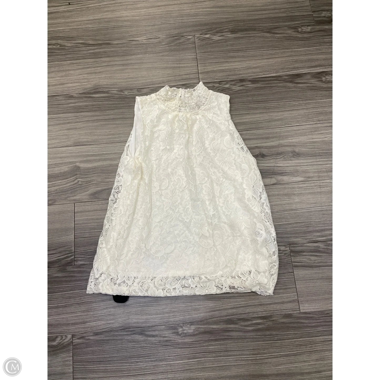 Top Sleeveless By Cable And Gauge In Cream, Size: M