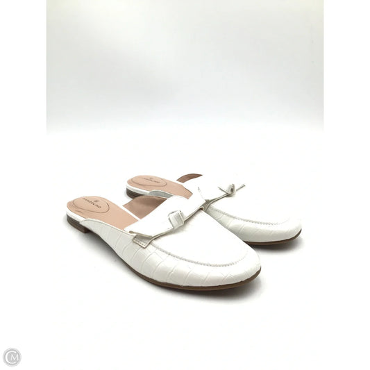 Shoes Flats By Bandolino In White, Size: 9.5