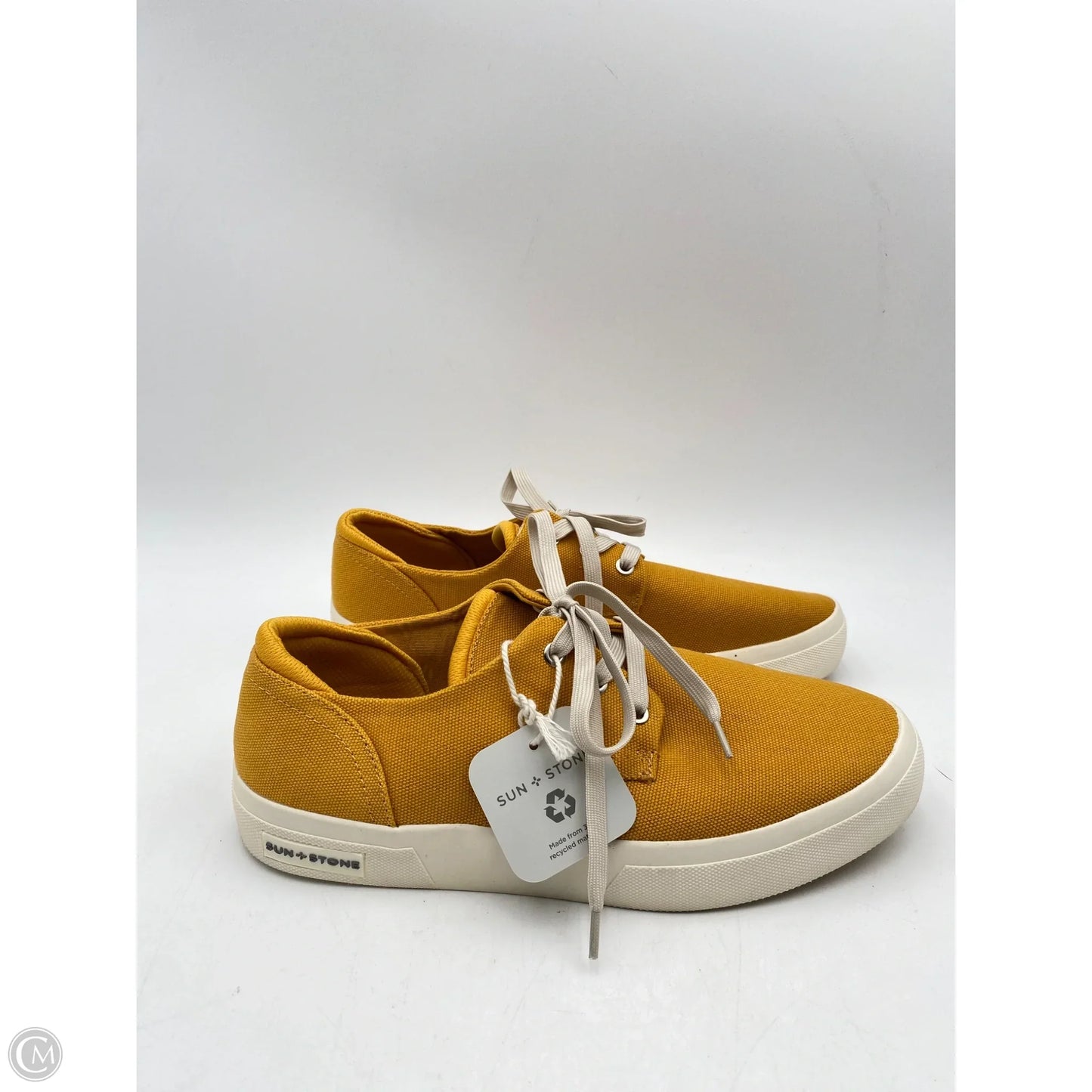Shoes Sneakers By Clothes Mentor In Yellow, Size: 9