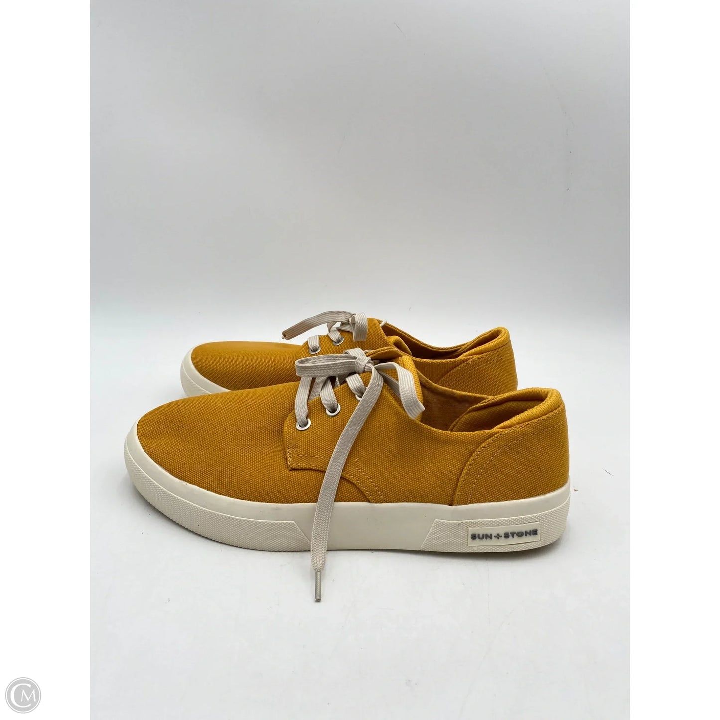 Shoes Sneakers By Clothes Mentor In Yellow, Size: 9