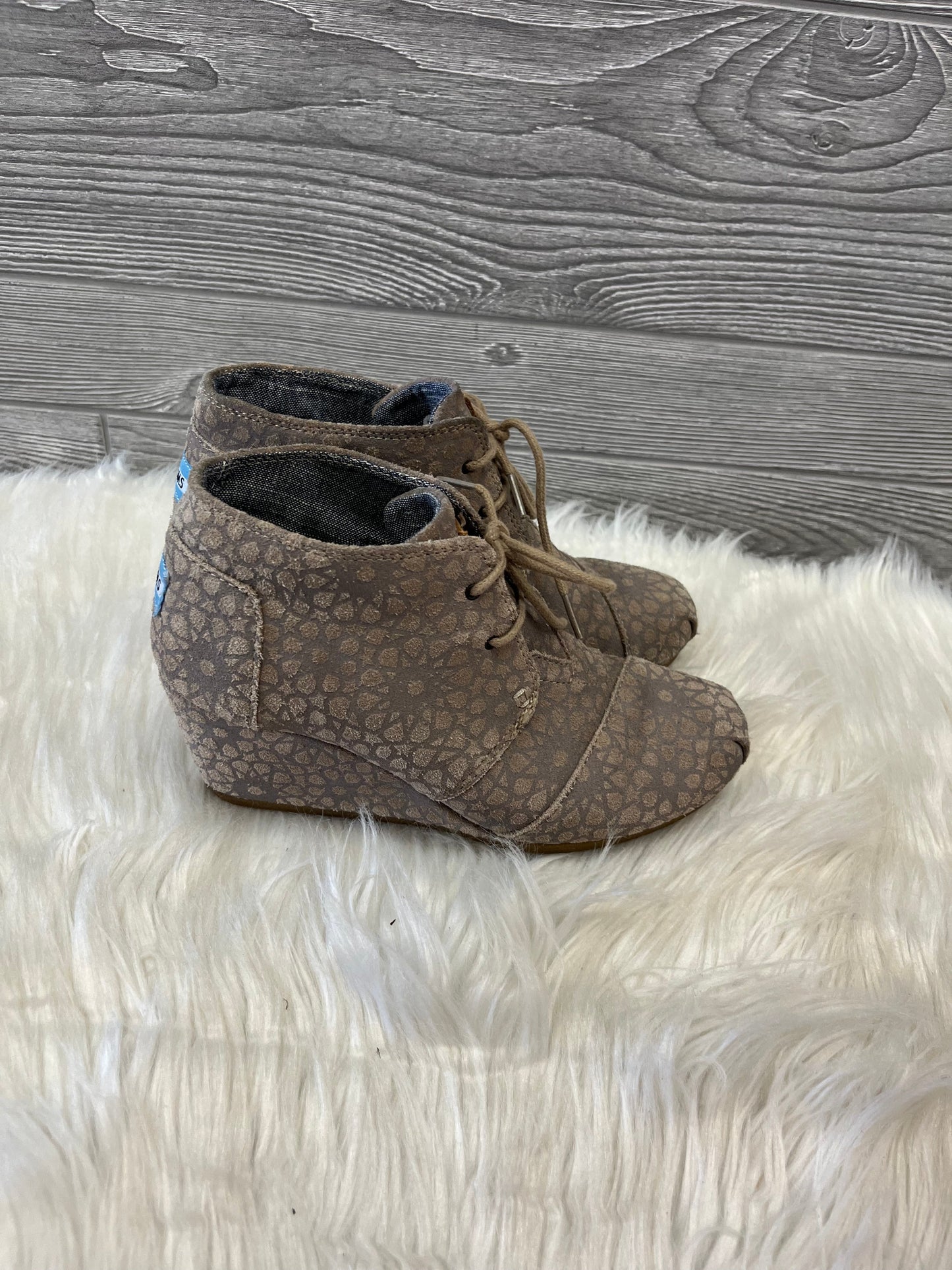 Shoes Heels Wedge By Toms In Brown, Size: 7