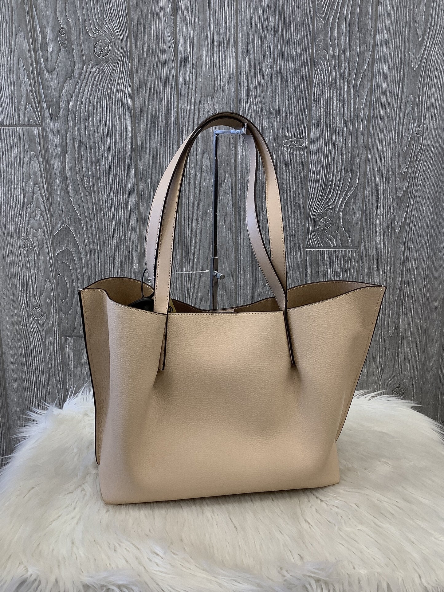 Handbag Designer By Michael Kors Size: Medium