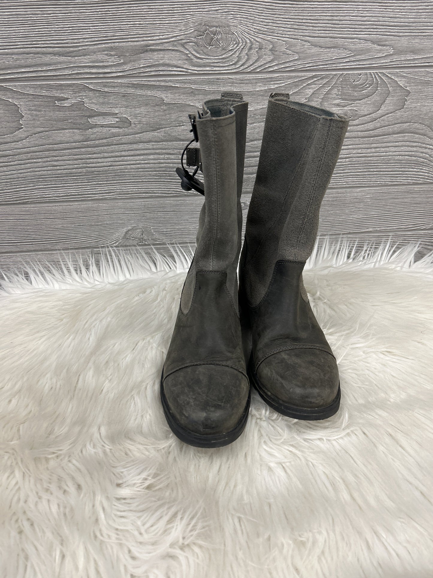 Boots Mid-calf Flats By Sorel Size: 8.5