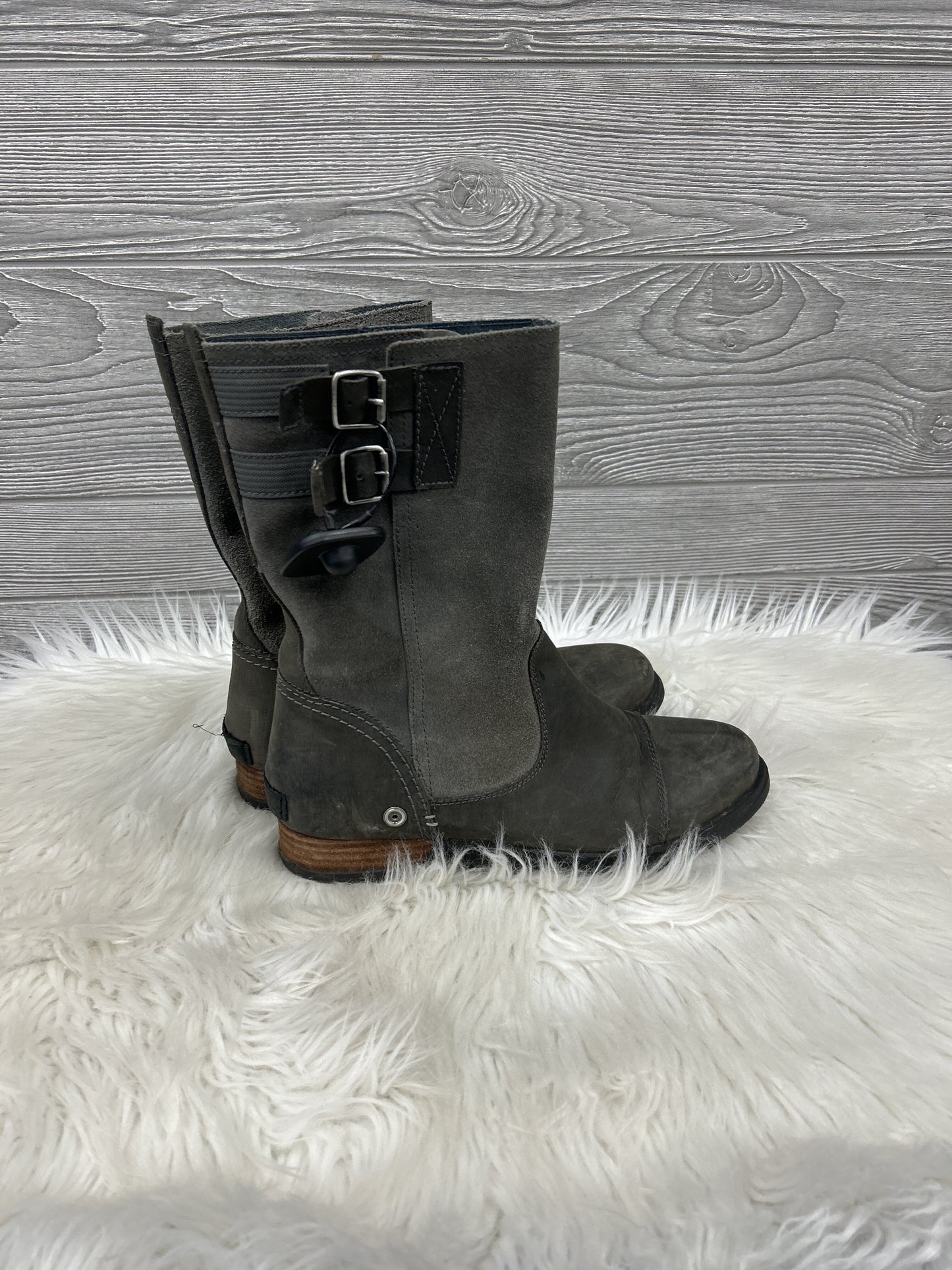 Boots Mid-calf Flats By Sorel Size: 8.5