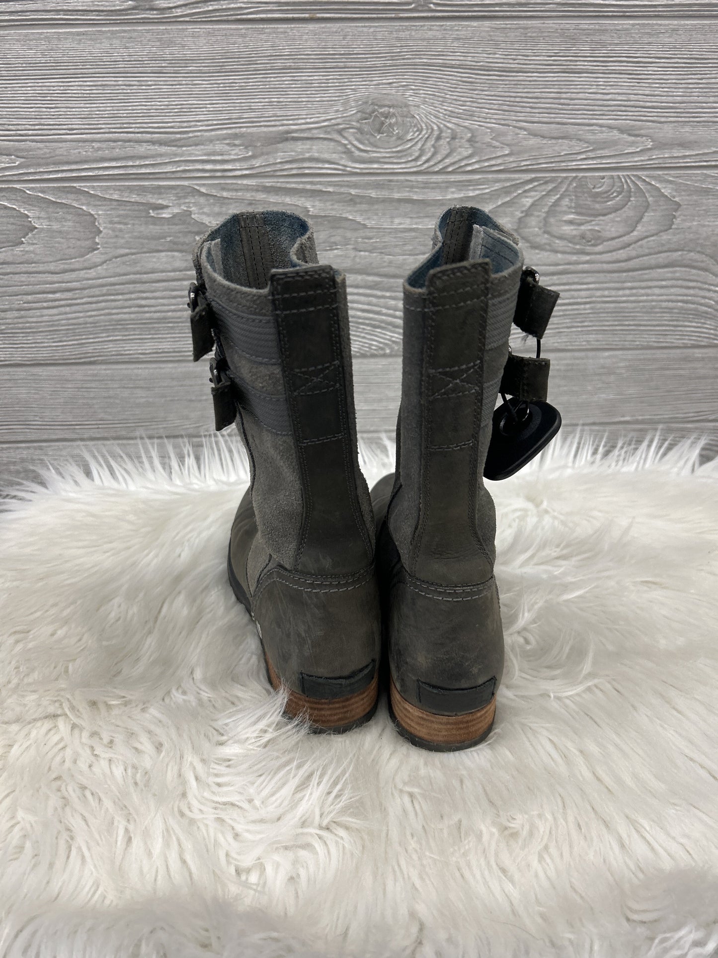Boots Mid-calf Flats By Sorel Size: 8.5