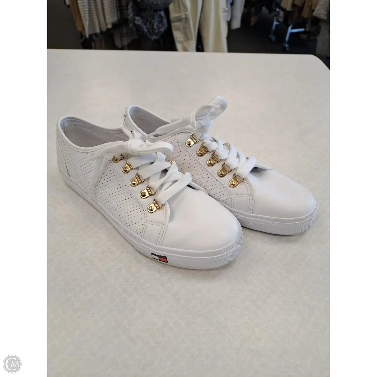 Shoes Sneakers By Tommy Hilfiger In White, Size: 7