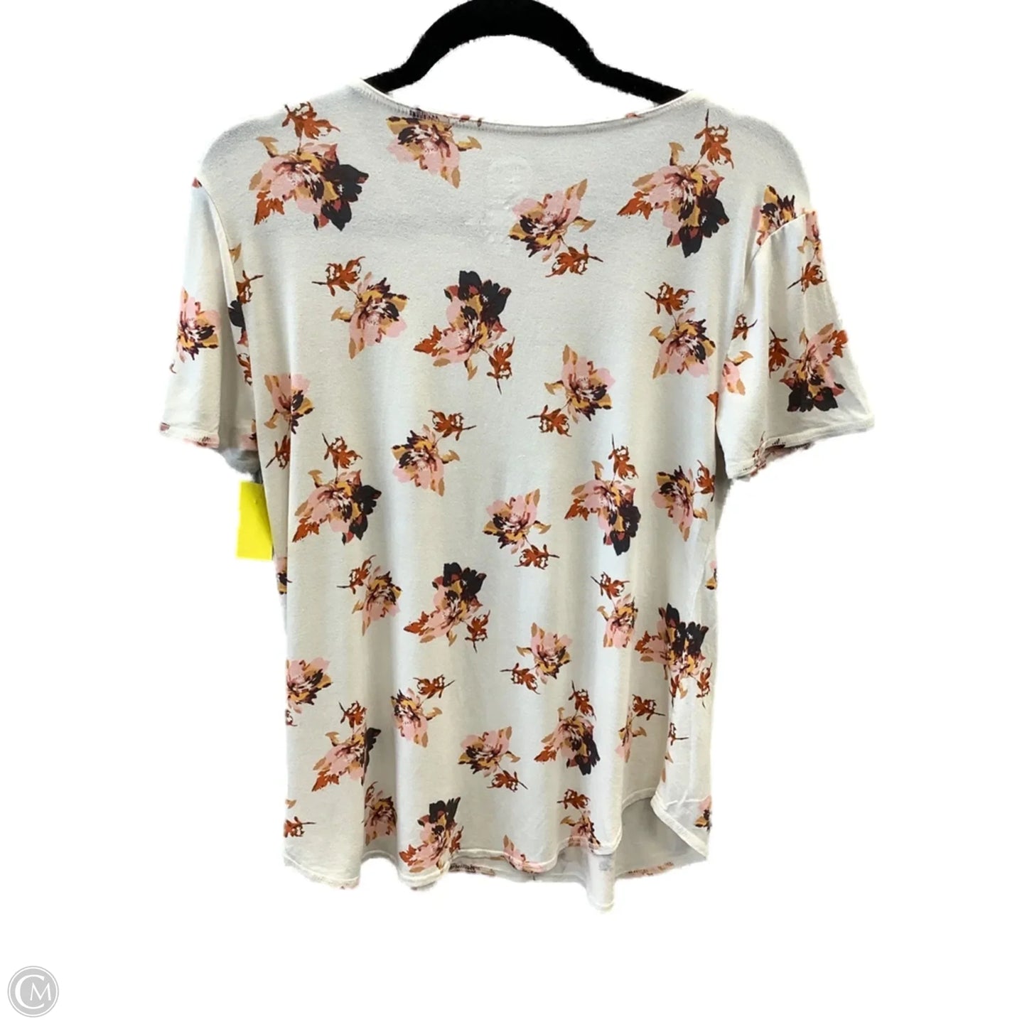 Top Short Sleeve By Maurices In Beige, Size: M