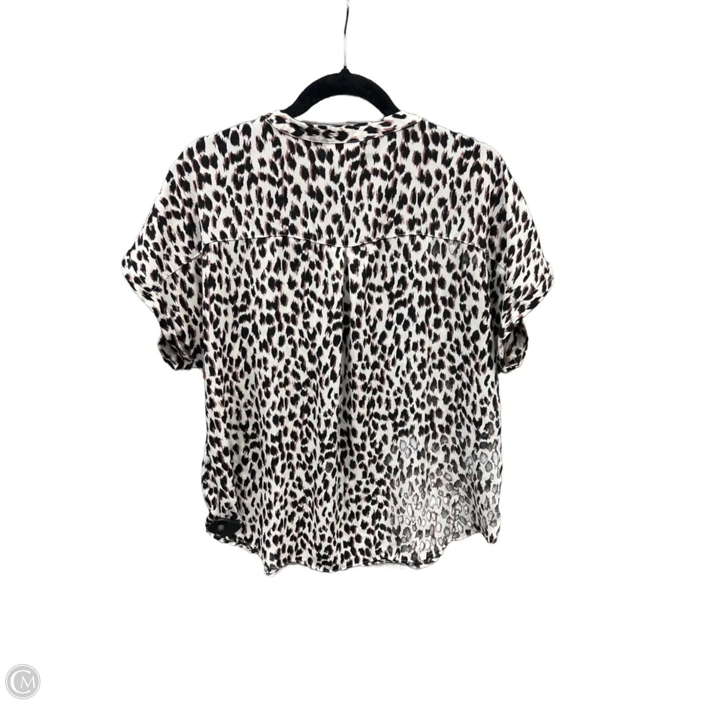 Top Short Sleeve By Maurices In Animal Print, Size: L
