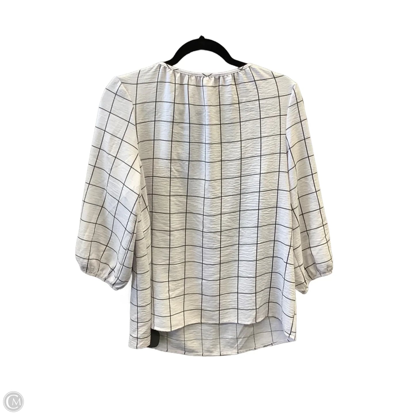 Top Long Sleeve By Clothes Mentor In White, Size: M