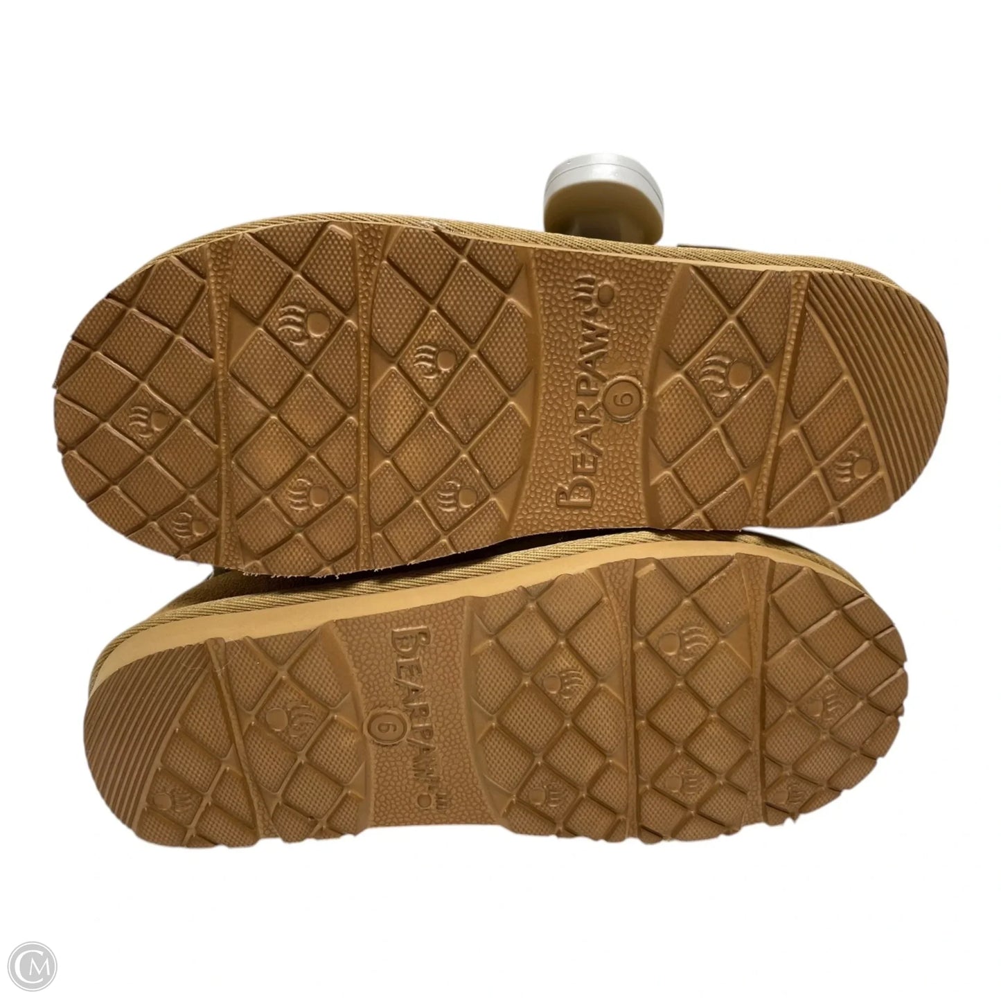 Shoes Flats By Bearpaw In Tan, Size: 6