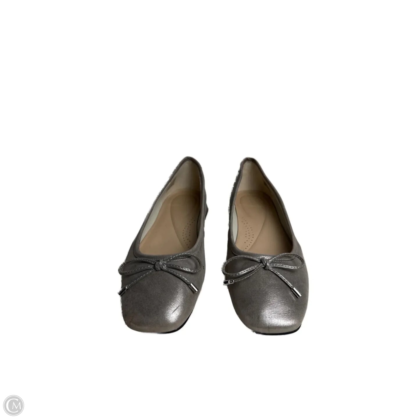 Shoes Flats By Clarks In Silver, Size: 10