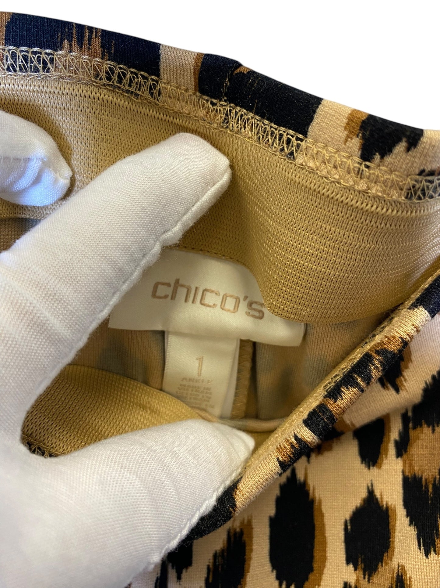 Pants Leggings By Chicos In Animal Print, Size: M