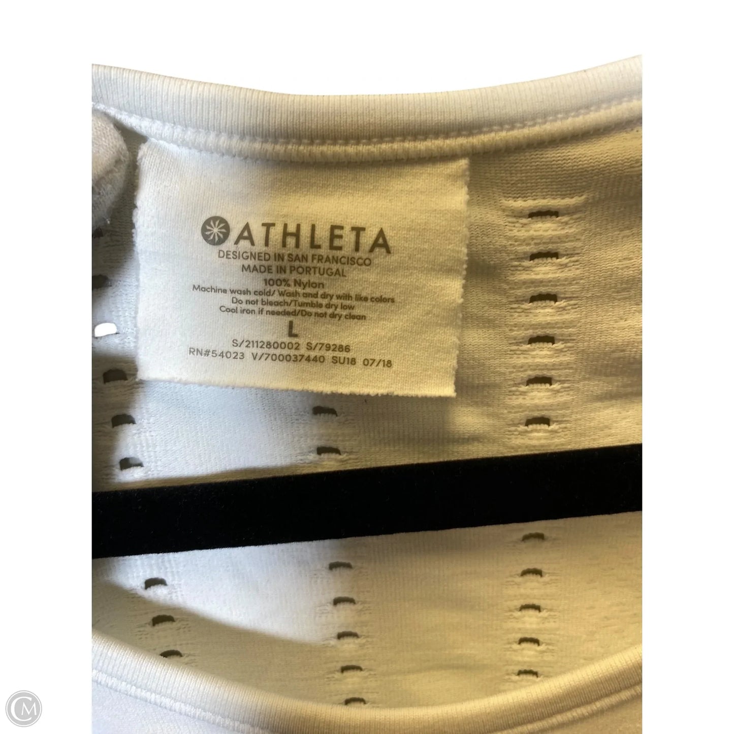 Athletic Top Long Sleeve Crewneck By Athleta In White, Size: L