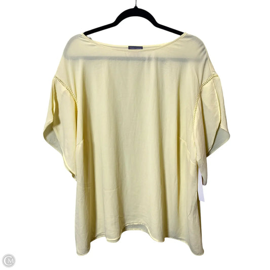 Top Short Sleeve By Vince Camuto In Yellow, Size: 2x