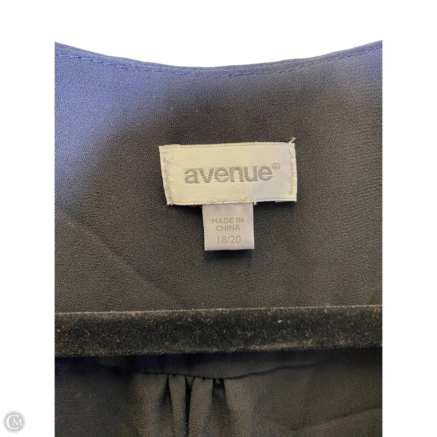 Top Long Sleeve By Avenue In Black, Size: 2x