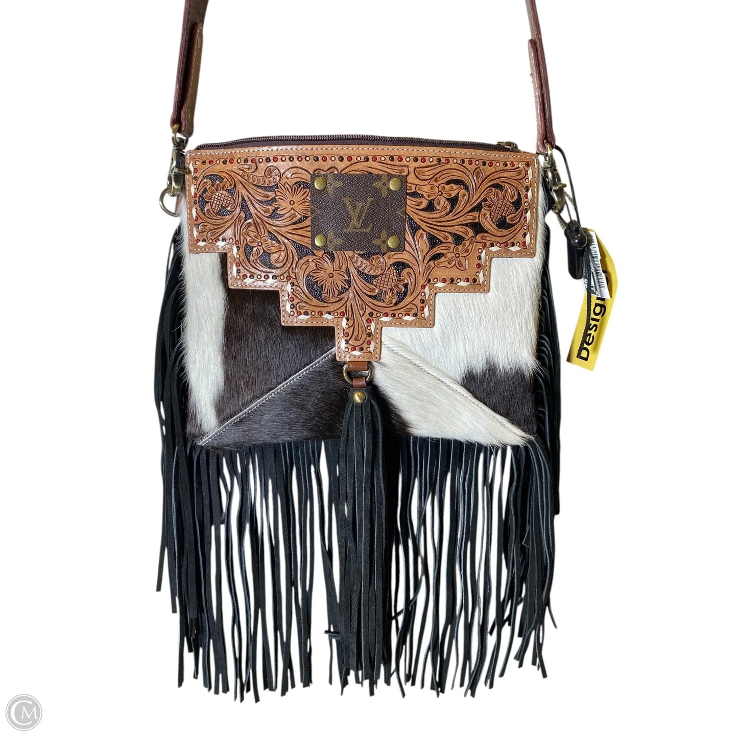 Crossbody By Clothes Mentor, Size: Medium